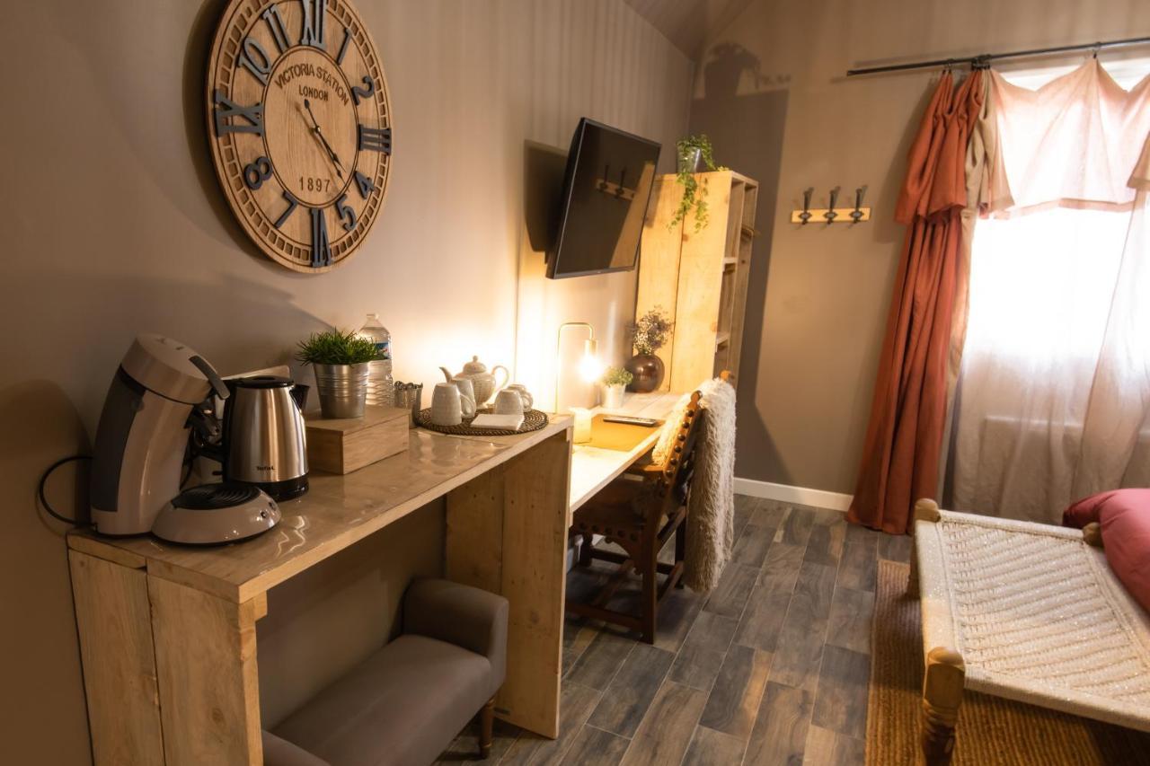 J&J Room - Hebergement D'Exception Pres De Provins! Le Bas Courton Exterior foto